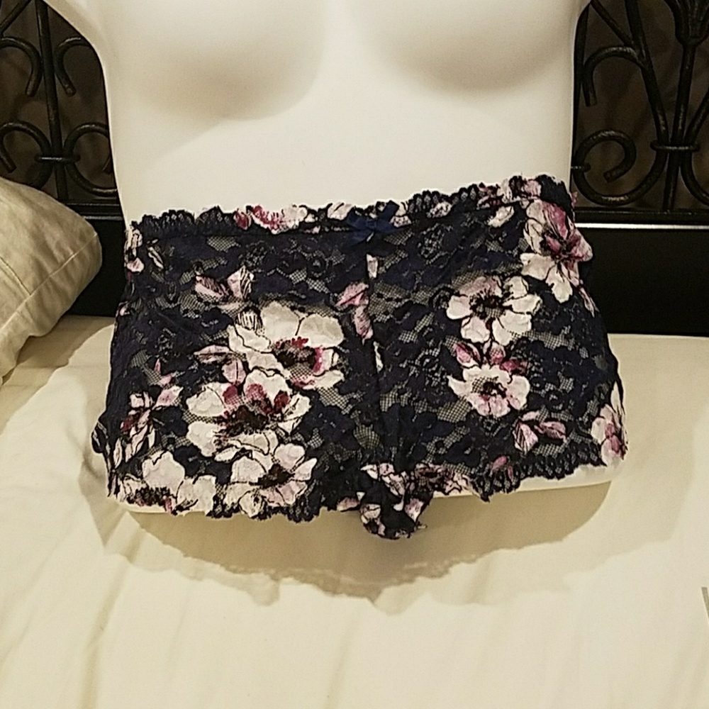 Torrid size 2 lingerie 5 pair
